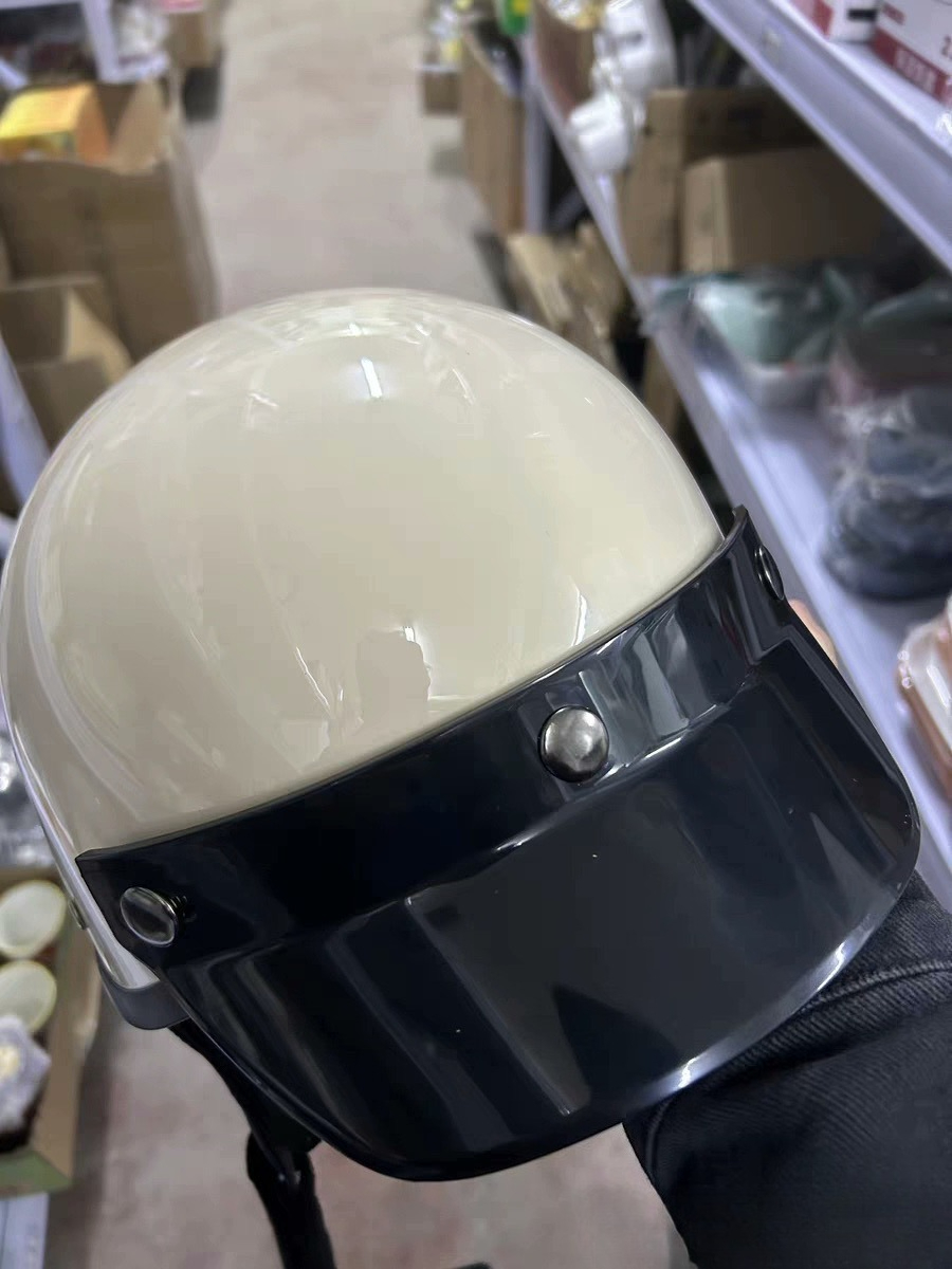 خوذة دراجة نارية كلاسيكية بتصم - مراجعة Motorcycle Gear Urban وسعره
